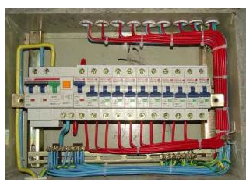 家装电工布线实景[22页]_第3页